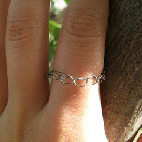 how to crochet this adorable wire ring