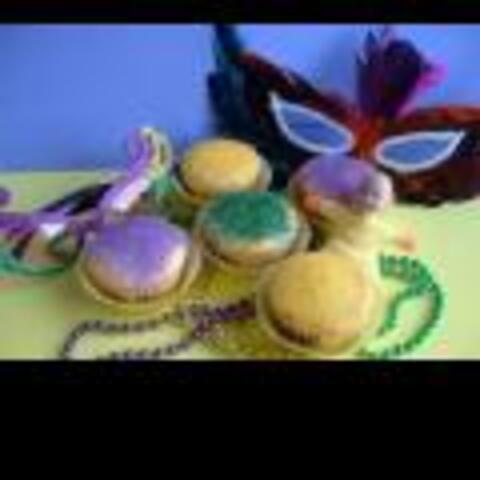 Mardi Gras Cupcakes
