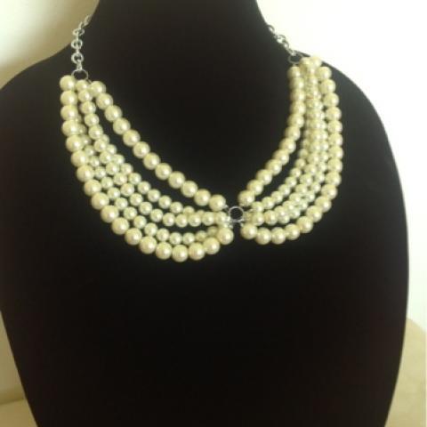 Pearl Collar Necklace