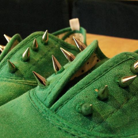 TUTORIAL:A different studded shoe | Queen Lila-royalty crafts