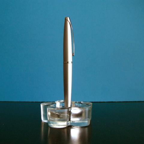 DIY pen stand ~ Alternate Creations