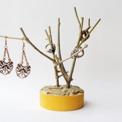 Curly Made: DIY Branch Jewellery Holder