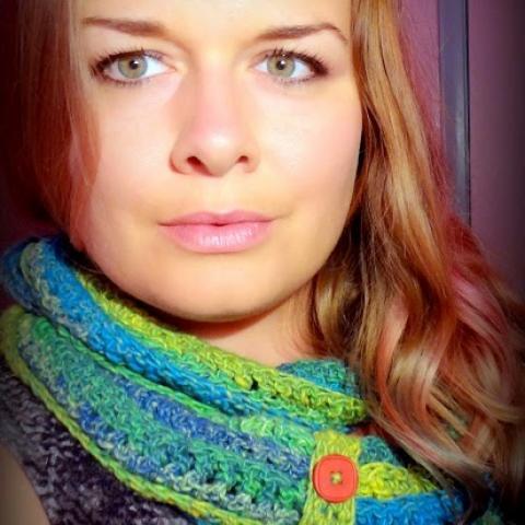 Budgie Infinity Scarf