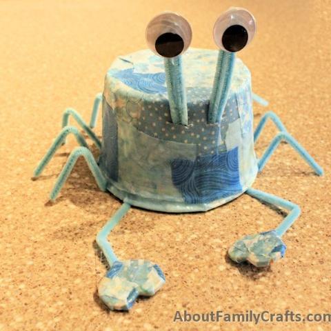 Plastic Tub Blue Crab
