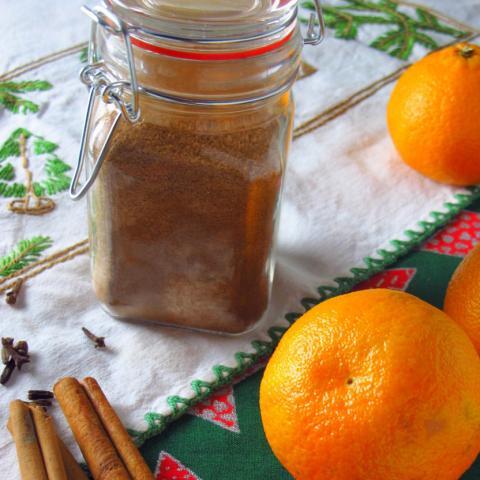 DIY: Cinnamon Sugar | Kiku Corner
