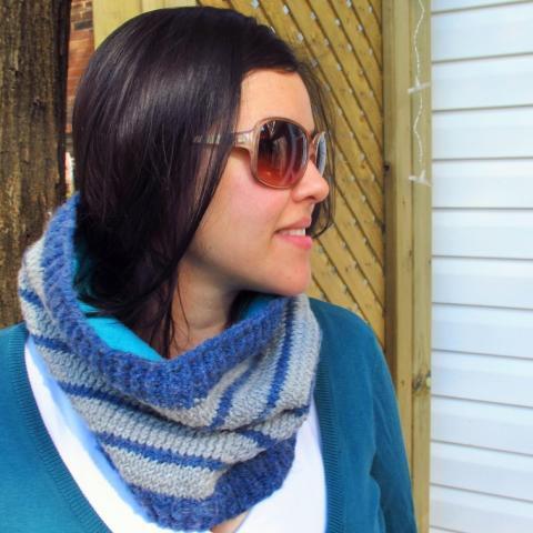 Super Cozy Striped Cowl and Free Pattern | Kiku Corner