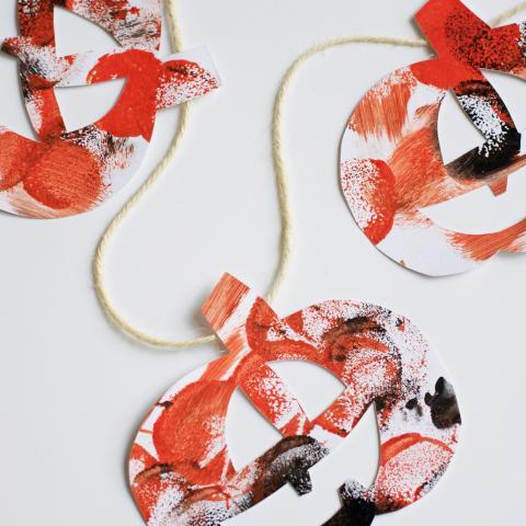 DIY Jack-O-Lantern Garland