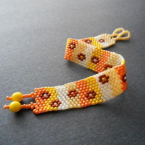 Fall Flower Friendship Bracelet Pattern