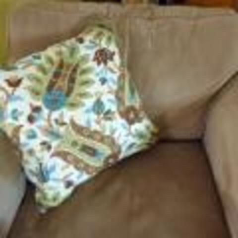 Pillow Cover With Invisible Zipper