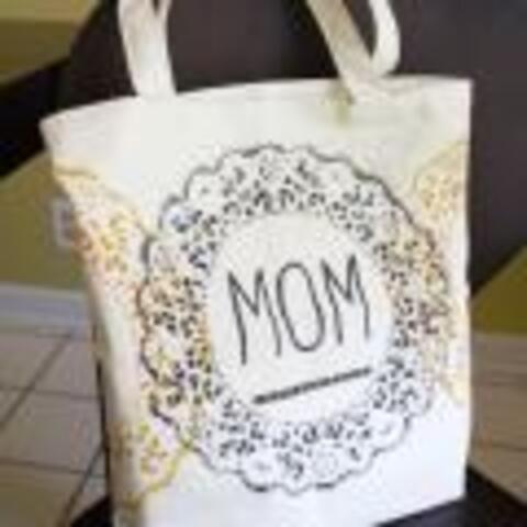 Perfect Tote for Mom