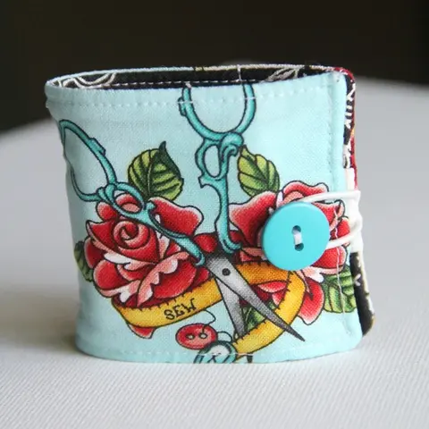 Airplane Friendly Mini Sewing Kit