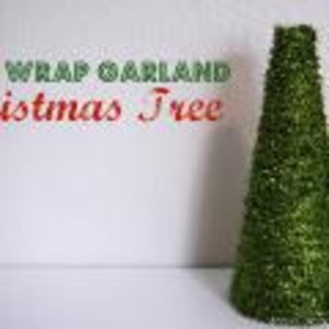 {Video Tutorial} Gift Wrap Garland Christmas Tree