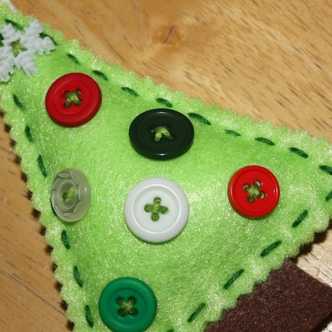 Felt & Button Ornament Tutorial