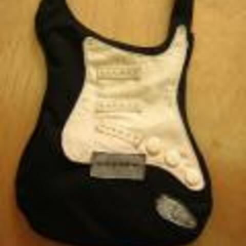 Guitar-Shaped Bag Tutorial