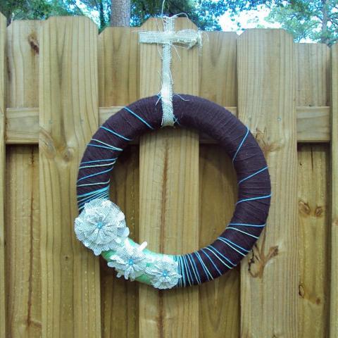 Crafty Project: Yarn Wreath