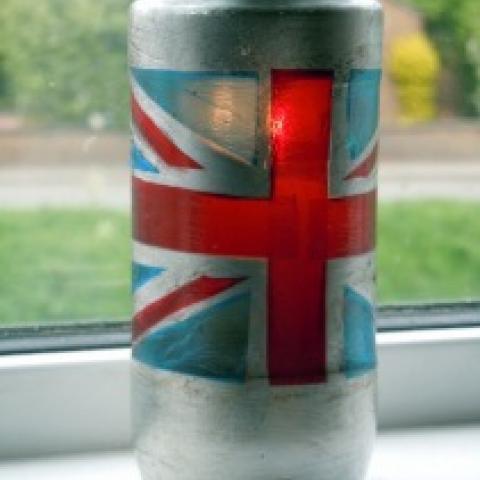 Tutorial: jars and candy wrappers into lanterns!