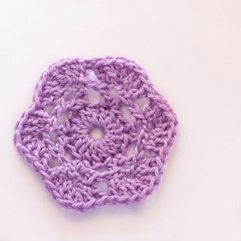 How To: Crochet A Flower Motif