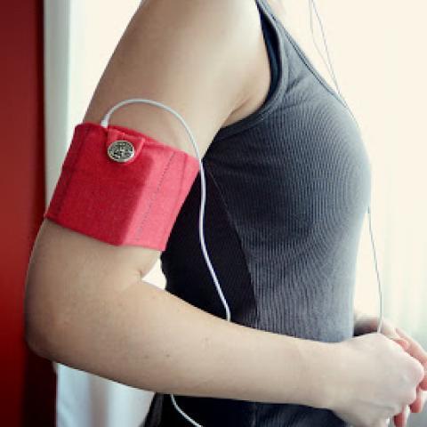 Easy iPod Arm Band Sewing Tutorial