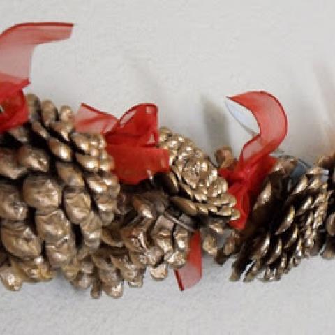 Pine Cone Garland