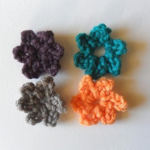 Mini Crochet Flower Tutorial